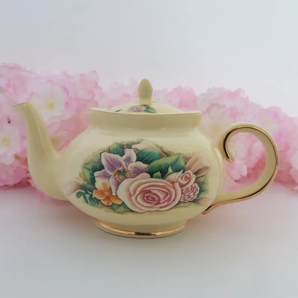 Crystal Cathedral Ministry Bone China Individual Tea Pot for One